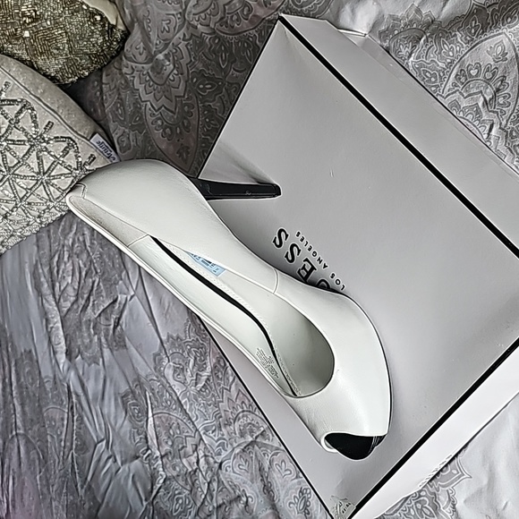 White and Black Pumps - Picture 3 of 5